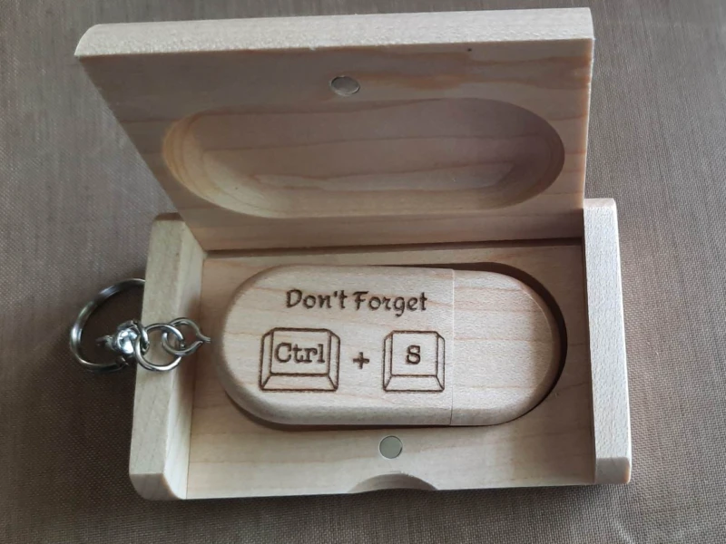 Custom wooden Flash Drive Gift( Father's Day Gift)