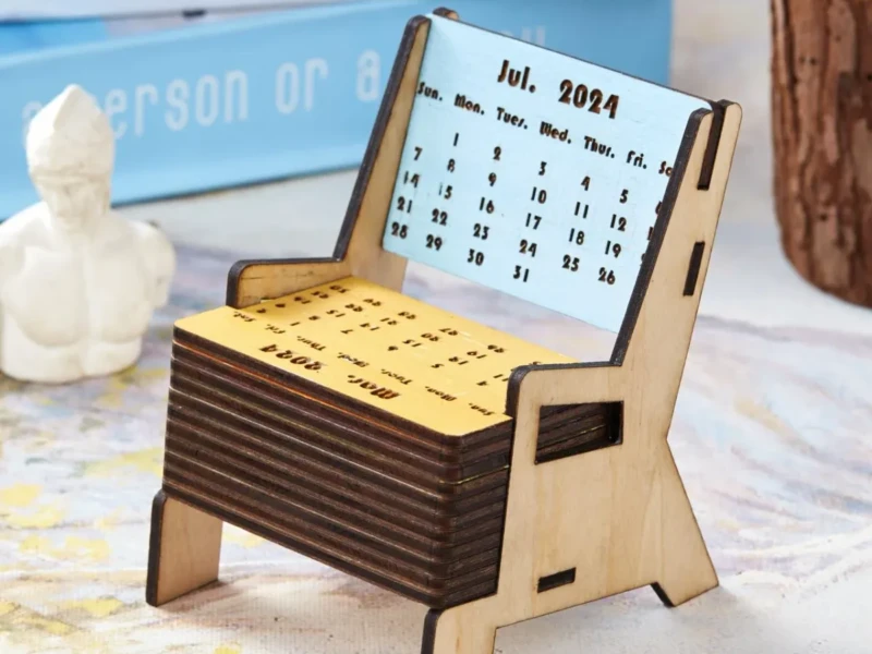 Miniature Wooden Desk Calendar